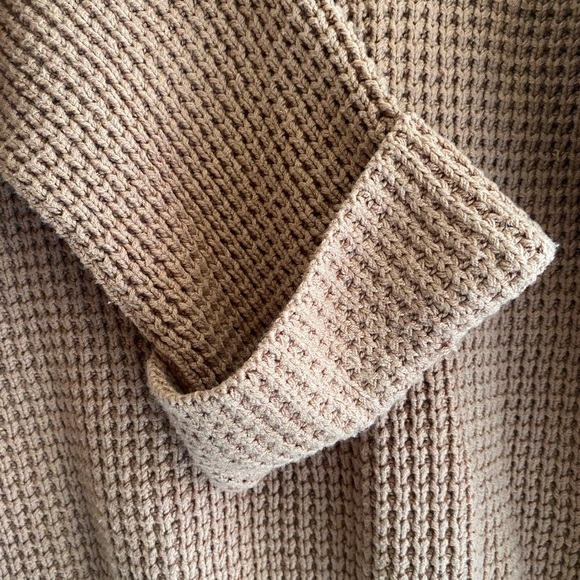 Chunky fall tan turtleneck sweater - Picture 4 of 5